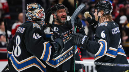 开始向游客 开始向游客